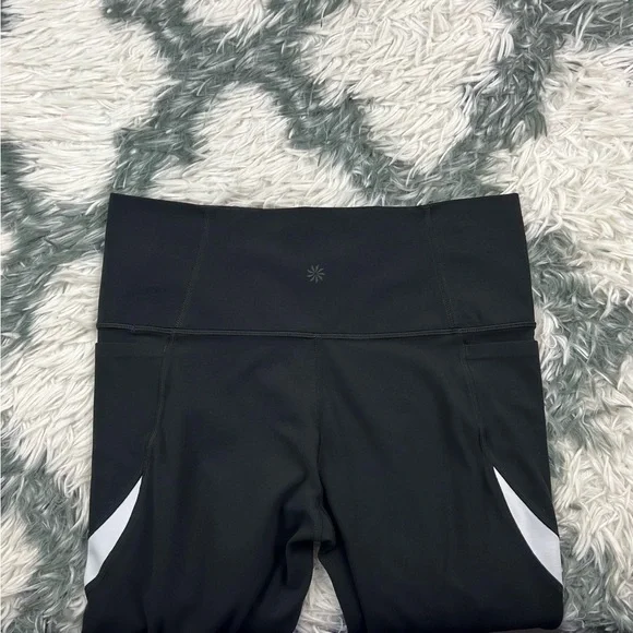 Athleta Women's Salutation Stash Pocket 7/8 Tight Black White Leggings Sz Medium - Picture 7 of 10